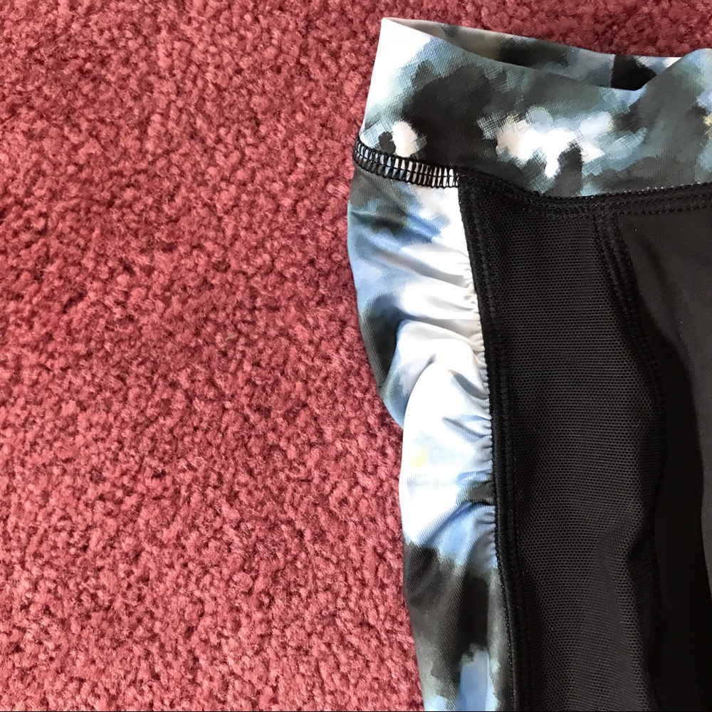 Lululemon - Picture 4 of 5